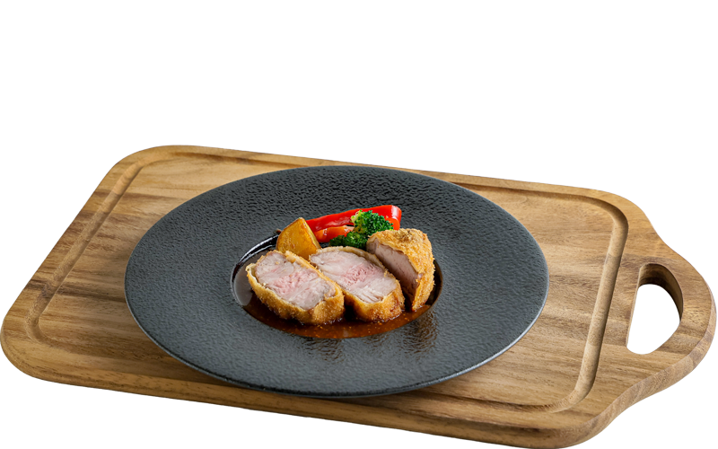 霧島豚の厚切りカツレツ　マスタード風味のデミグラスソース